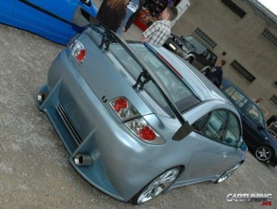 1223221868_063-mazda-323f.jpg